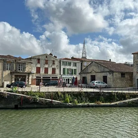 Maison De La Greve - Coeur De Avec Cour * マラン