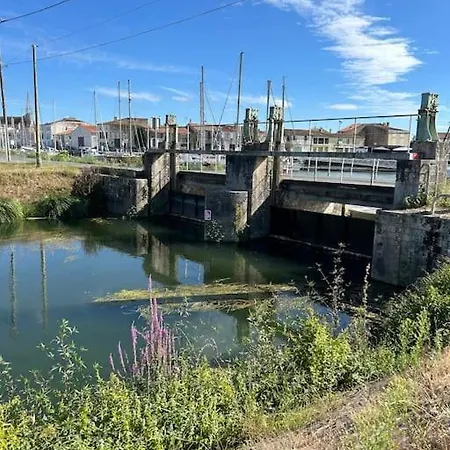 別荘 Maison De La Greve - Coeur De Avec Cour マラン