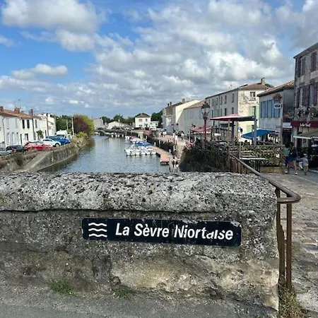 Maison De La Greve - Coeur De Avec Cour 別荘 マラン